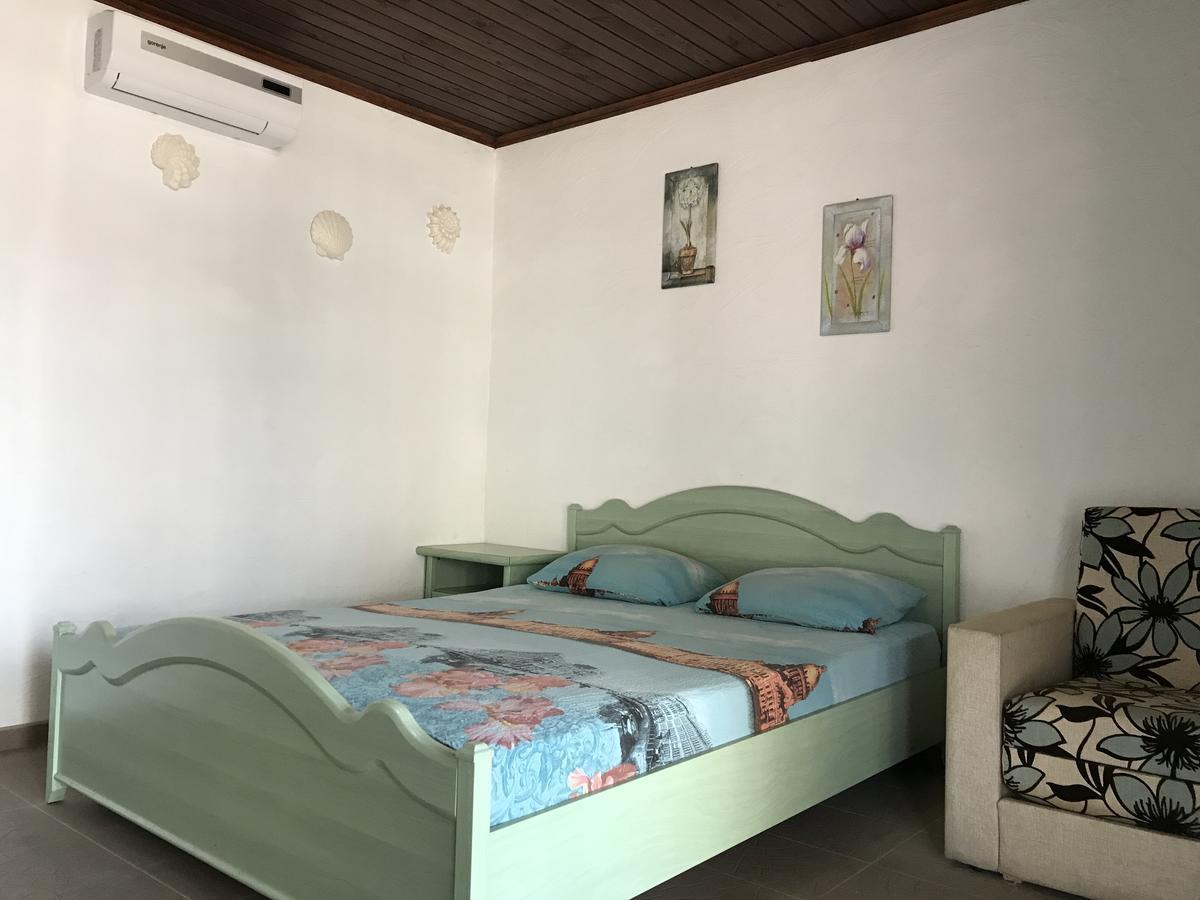 Akvitaniya Mini-Hotel Zatoka Exterior foto